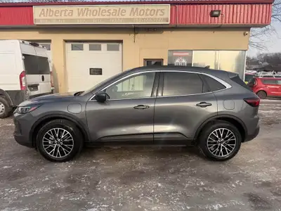 **CARS TRUCKS SUV 4X4 VAN AWD EDMONTON FINANCING AVAILABLE EASY FINANCING ** 2023 FORD ESCAPE PHEV P...