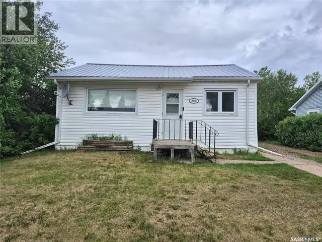209 Prairie STREET Yellow Grass, Saskatchewan in Houses for Sale in Regina - Image 2