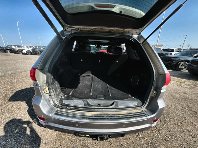 2014 Jeep Grand Cherokee OVERLAND - Navigation in Cars & Trucks in Lethbridge - Image 19