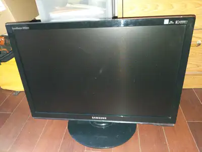 Samsung 22" monitor, View more