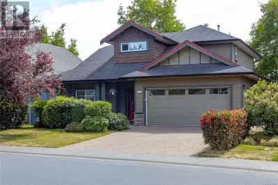 3BR, Den and 3BA Executive Home on Graduation Place in the desirable University Ridge of Gordon Head...