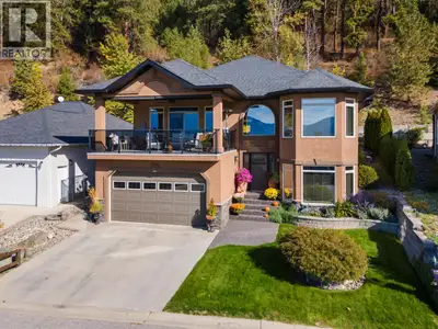 A short walk from the Creston and District Community Complex, this 3 bedroom, 3 bathroom strata home...