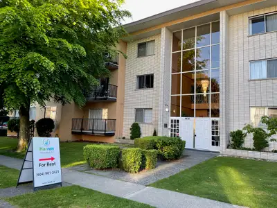 Amazing location and well-maintained building! Contact us today to arrange a viewing. VIDEO-TOUR: ht...