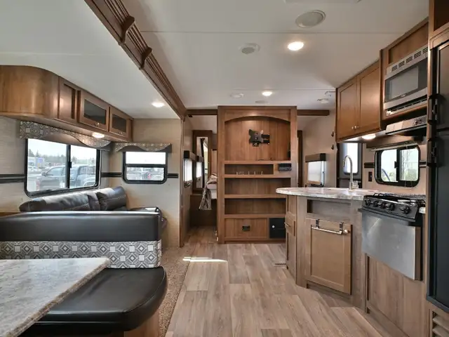 2018 Aspen Trail 29BHS in Travel Trailers & Campers in St. Albert - Image 17