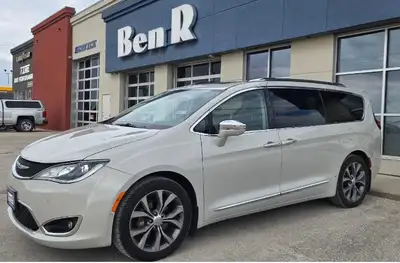 ONE OWNER, NO ACCIDENTS, LOADED LOADED LIMITED MODEL. Engine: V6 Cylinder Engine 3.6L L/100Km City:...