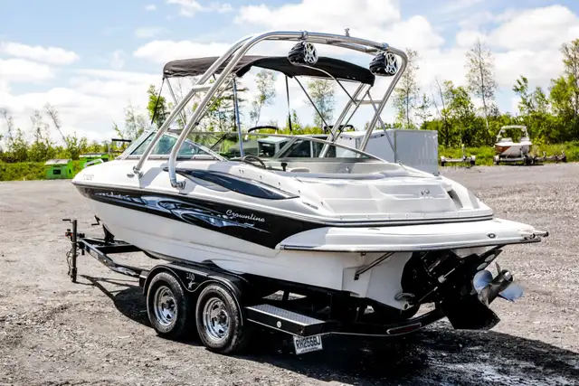 2008 Crownline 210LS in Powerboats & Motorboats in Rimouski / Bas-St-Laurent - Image 9