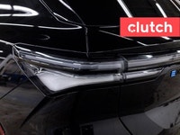 NO ACCIDENTS / CLEAN CARFAX / 1 OWNER / Power Tailgate/Hatch, Integrated Garage Door Opener, Interne... (image 9)