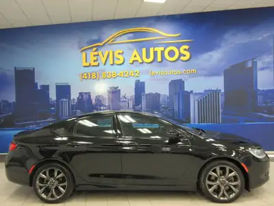 CHRYSLER 200 S 2015 V-6 3.6 LITRES PENTASTAR 295 HP / CUIR NOIR CHAUFFANT ET ÉLECTRIQUE / CAMÉRA DE...