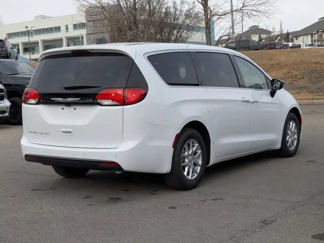 2026 Chrysler Grand Caravan SXT * Power Liftgate - in Cars & Trucks in Calgary - Image 9