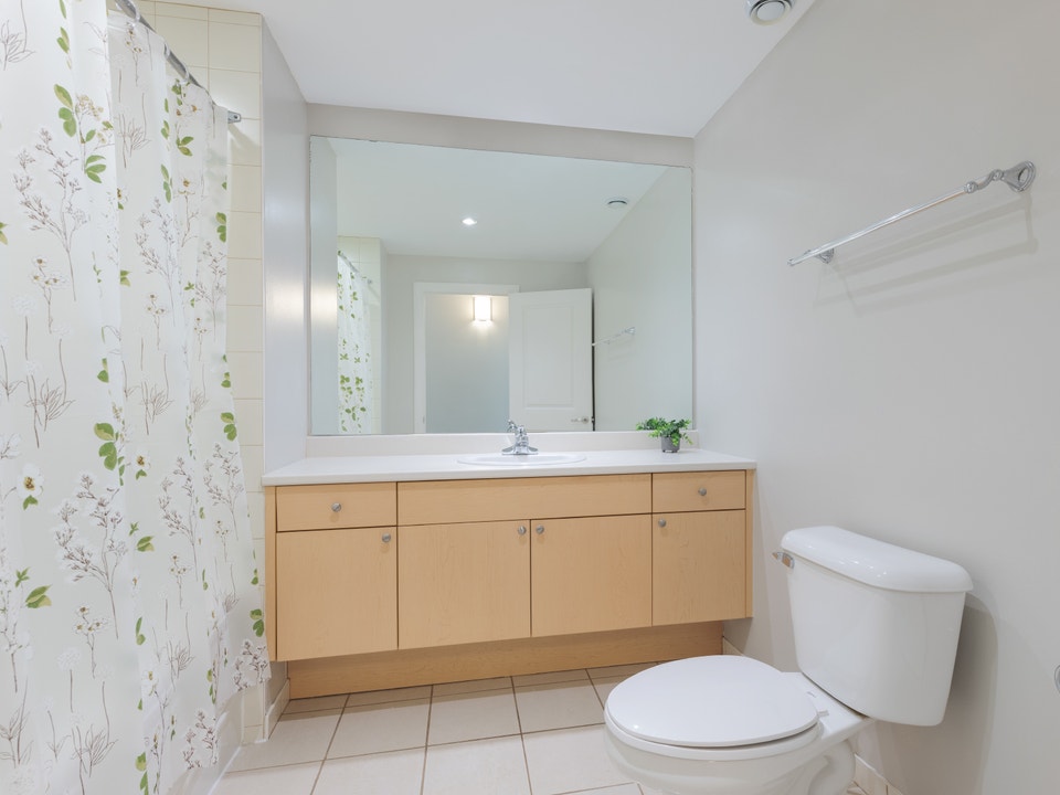 GORGEOUS BACHELOR APARTMENT NEAR PUBLIC GARDENS 5