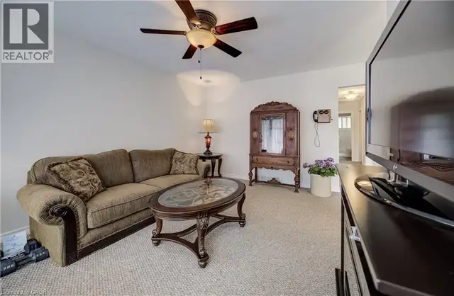 144 HOLBORN Drive Kitchener, Ontario in Houses for Sale in Kitchener / Waterloo - Image 6