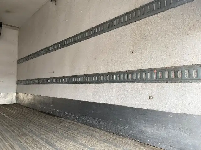 2018 Hino Truck 195 FROZEN in Heavy Trucks in Saskatoon - Image 13