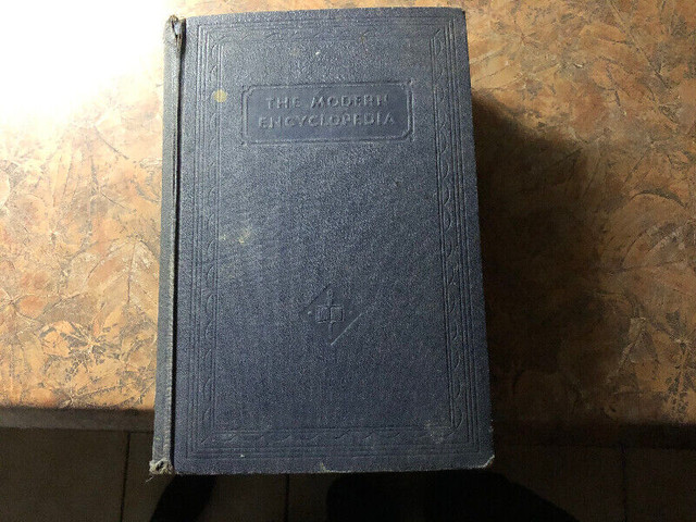 Encyclopédie anglaise "The Modern Encyclopedia 1934 AH McDannald dans Autre  à Saguenay