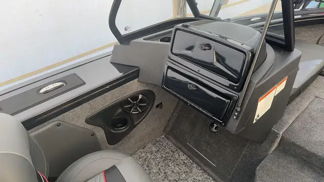 2026 TRACKER Targa V-19 Combo Tournament Edition fishing boat in Powerboats & Motorboats in Calgary - Image 20
