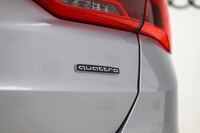 DEMO with under 6,000 KM!!! Get noticed in this gorgeous Florett Silver Metallic SUV! Treat yourself... (image 8)