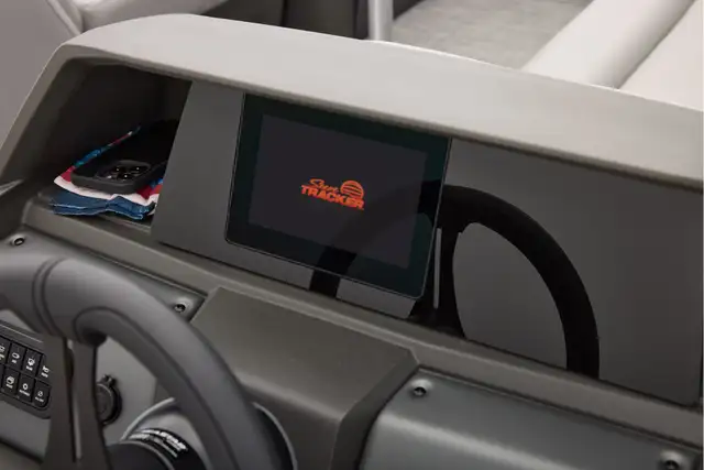 2026 Sun Tracker Party Barge 22 XP3 TRITOON pontoon boat in Powerboats & Motorboats in Vernon - Image 20