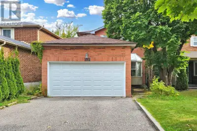 MAIN & SECOND FLOOR - 152 DON HEAD VILLAGE BOULEVARD Richmond Hi