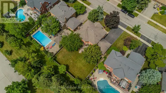 1352 WINTERBERRY DRIVE Burlington (Tyandaga), Ontario62865717603458124