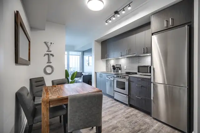 IMMIX 3 Bedroom Apartment in Toronto62863757550466124