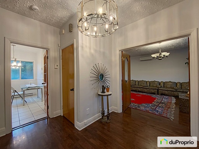 $825,000 - 2 Storey in Mercier / Hochelaga / Maisonneuve — photo 2
