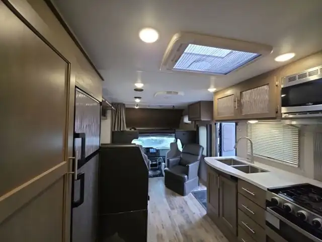 2024 Adventurer LP Class C Adventurer 24DS in RVs & Motorhomes in Kelowna - Image 21