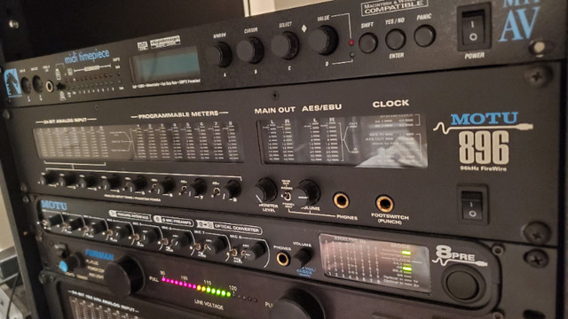 MOTU 896 Audio Interface - 8 Ins, 8 Outs XLR dans Matériel audio professionnel  à Ville de Montréal