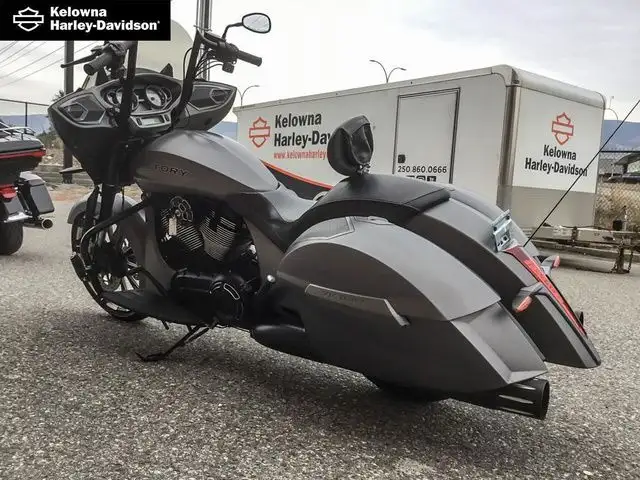 2016 Victory Motorcycles Magnum X-1 Stealth Edition in Sport Touring in Kelowna - Image 22