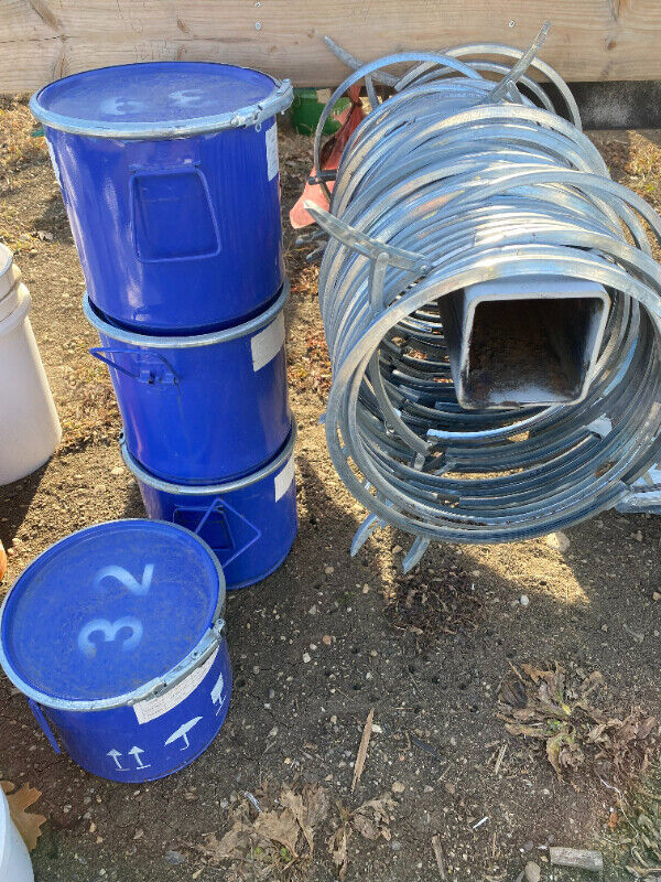 100 X Steel. 2.5 Gals. Drums, Lockable, Removable lid. Fishing