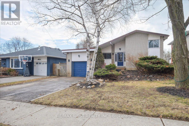 1571 LEWISHAM DR Mississauga, Ontario in Houses for Sale in Mississauga / Peel Region - Image 2