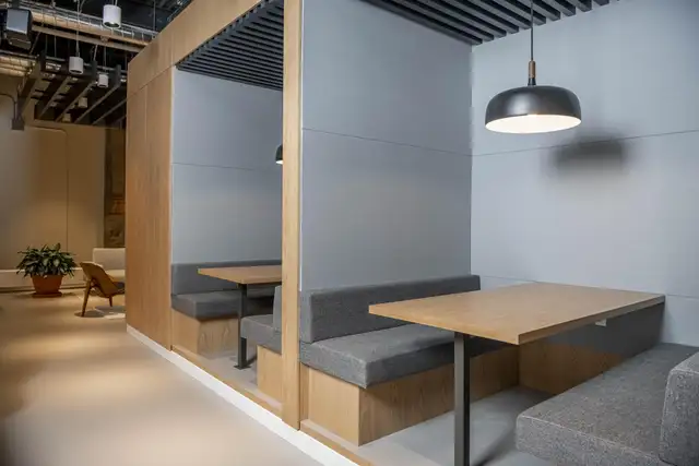 Beautifully designed office space rental for 4 persons in Spaces in Commercial & Office Space for Rent in Ottawa - Image 9