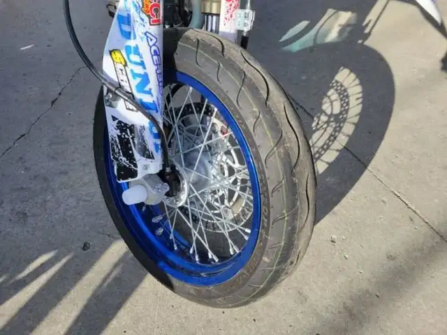 2024 Suzuki DR-Z400SM in Sport Bikes in Ottawa - Image 6