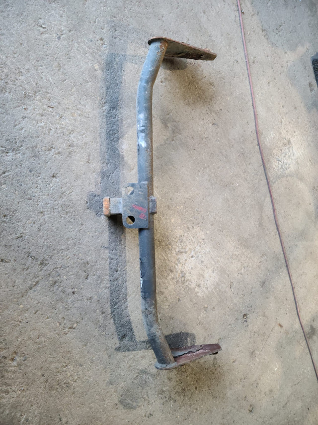 TOYOTA SIENNA TRAILER HITCH in Auto Body Parts in Kitchener / Waterloo - Image 2