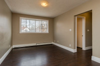 Looking for the ideal student rental near Queen's University? This modern and spacious 3-bedroom uni... (image 5)