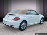 2018 Volkswagen Beetle Convertible La Volkswagen Beetle décapotable 2018 est une voiture emblématiqu... (image 4)