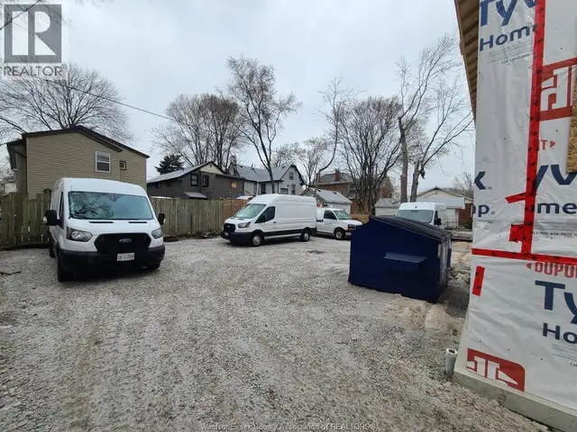 3218 BABY Unit# 1 Windsor, Ontario in Long Term Rentals in Windsor Region - Image 11