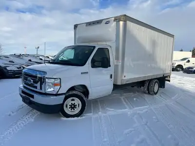 The 2023 Ford E-Series Cutaway in White with Rear-Wheel Drive is designed for those who seek strengt...