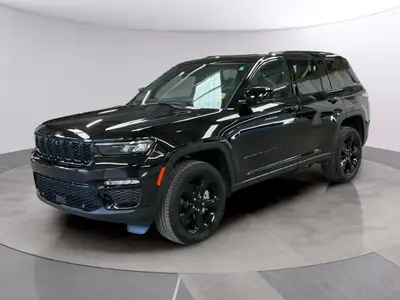Experience the power and elegance of the 2025 Jeep Grand Cherokee Limited 4x4, dressed in a sophisti...