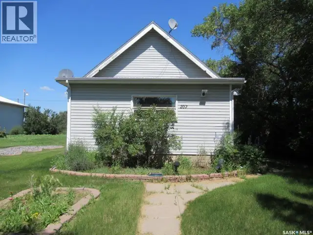207 2nd AVENUE W Smiley, Saskatchewan in Houses for Sale in Saskatoon - Image 6