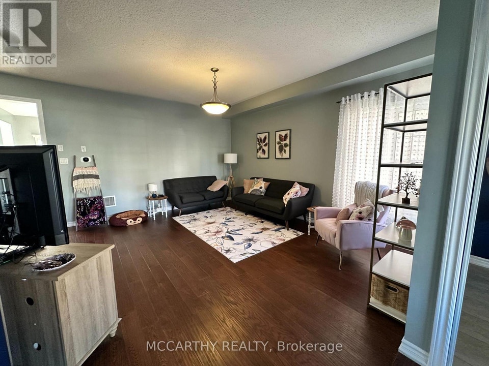 516 DAVIS DRIVE Shelburne, Ontario 4