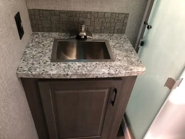 2020 Crossroads Cameo CE3801RK in Travel Trailers & Campers in St. Albert - Image 19