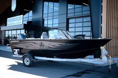 Includes Mercury 150hp ProXS Engine & Trailer ADDITIONAL OPTIONS INCLUDE: ERGOMAX RECLINING CAPTAIN...