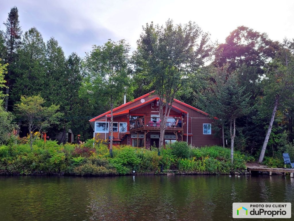 $495,000 - Cottage for sale in St-Hermenegilde — photo 1
