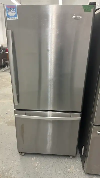 3128- Réfrigérateur Whirlpool congélateur bas Stainless fridge, View more