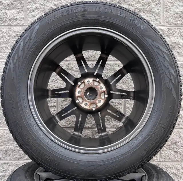 (95%) 4x 235/60R18 Nokian Winters w/ Volvo XC60 18" Rims in Tires & Rims in City of Toronto - Image 9