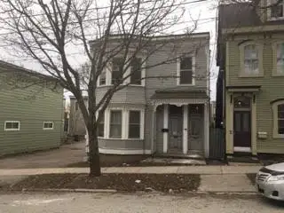 3D PROPERTY MANAGEMENT Bookings: (506)631-8016 ** Available June 1st ** Spacious and bright top floo...