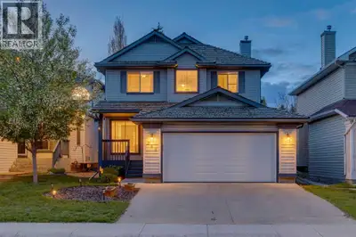 BACK ON MARKET - OPEN HOUSE SATURDAY 20TH OF JUNE - LAKE COMMUNITY! STEPS FROM FISH CREEK! Welcome t...