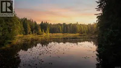 Build the home you’ve always imagined on 29.2 acres of extraordinary Highlands landscape, where lake...