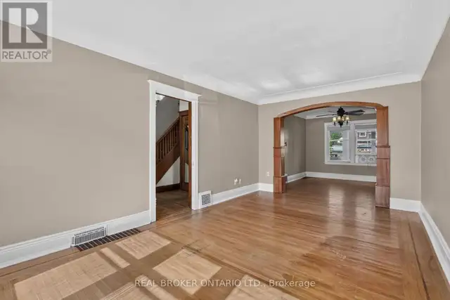 72 HOUGHTON AVENUE S Hamilton (Delta), Ontario in Houses for Sale in Hamilton - Image 10