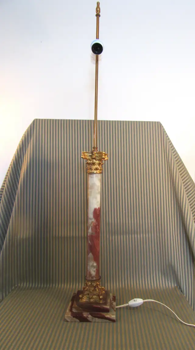 Tall Antique Marble And Gilt Bronze Corinthian Column Table Lamp in Indoor Lighting & Fans in City of Montréal - Image 7