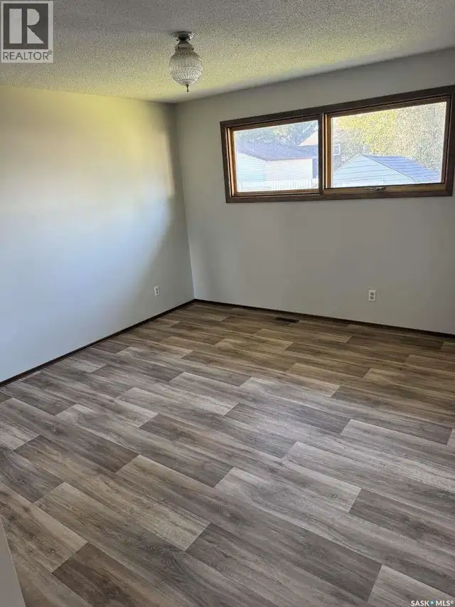 58 Stewart CRESCENT Yorkton, Saskatchewan in Houses for Sale in Regina - Image 12